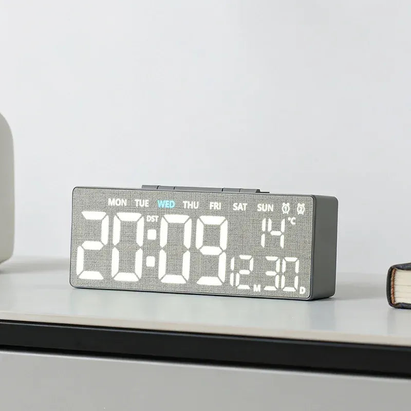 Réveil LED design avec température et date LeBonRéveil